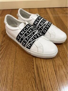 Size US 11 Men’s Givenchy Urban Streat Sneakers White Color (size 45 / 11) .